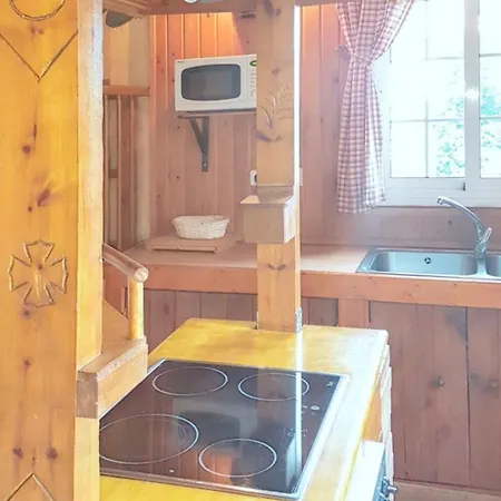 Spacious With Private Pool In וילה