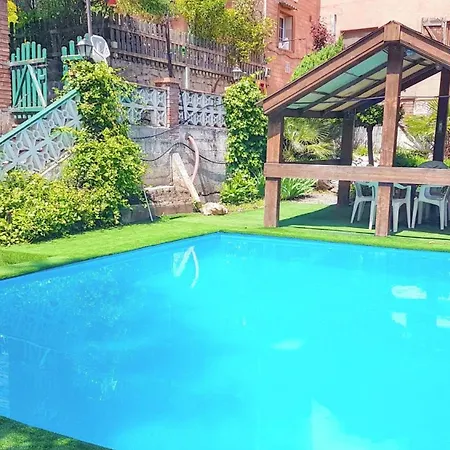 Villa Spacious With Private Pool In La Puebla De Castro