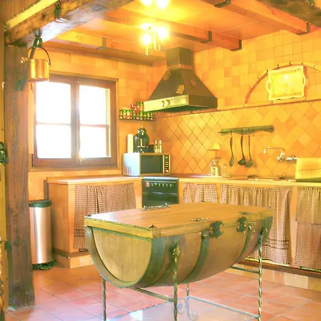 Villa Spacious With Private Pool In *