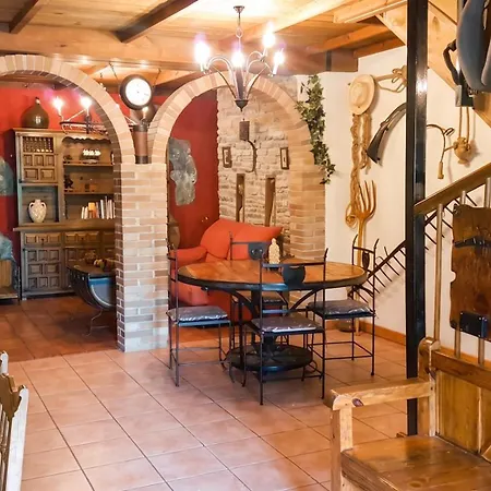 Villa Spacious With Private Pool In