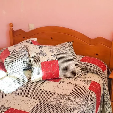 Villa Spacious With Private Pool In La Puebla De Castro