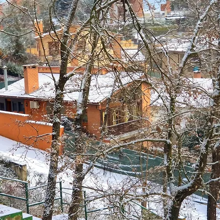 Villa Spacious With Private Pool In *