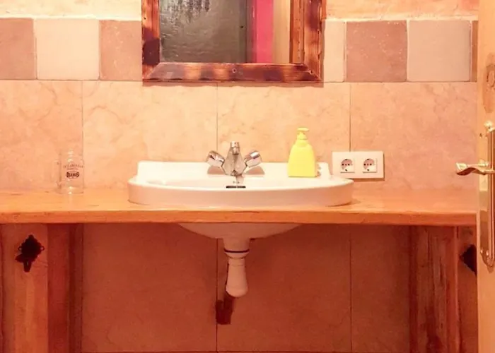 Spacious With Private Pool In Villa